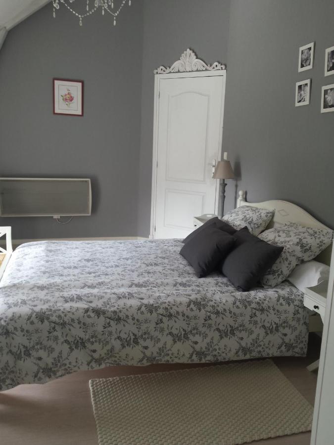 Chambres Des Rosiers Sennevieres ภายนอก รูปภาพ